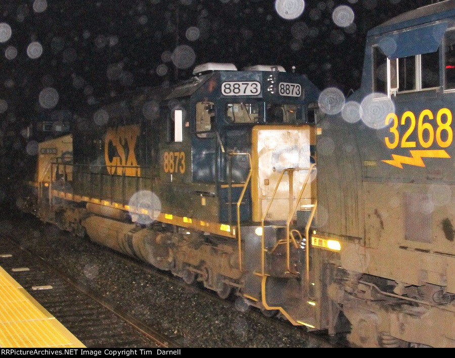 CSX 8873 on Q190